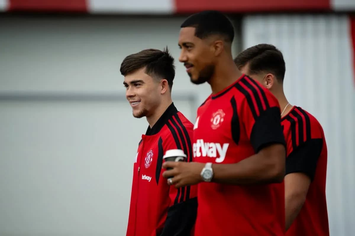 Two Manchester United players during training session Two Manchester United players during training session