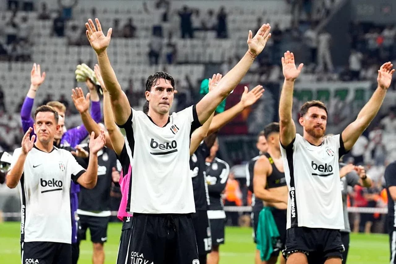 Beşiktaş players celebrating after the match Beşiktaş players celebrating after the match