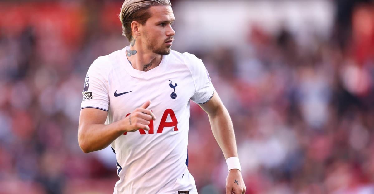 Mykhailo Mudryk Faces Long Layoff Due to Ankle Injury at Tottenham Hotspur Mykhailo Mudryk Faces Long Layoff Due to Ankle Injury at Tottenham Hotspur