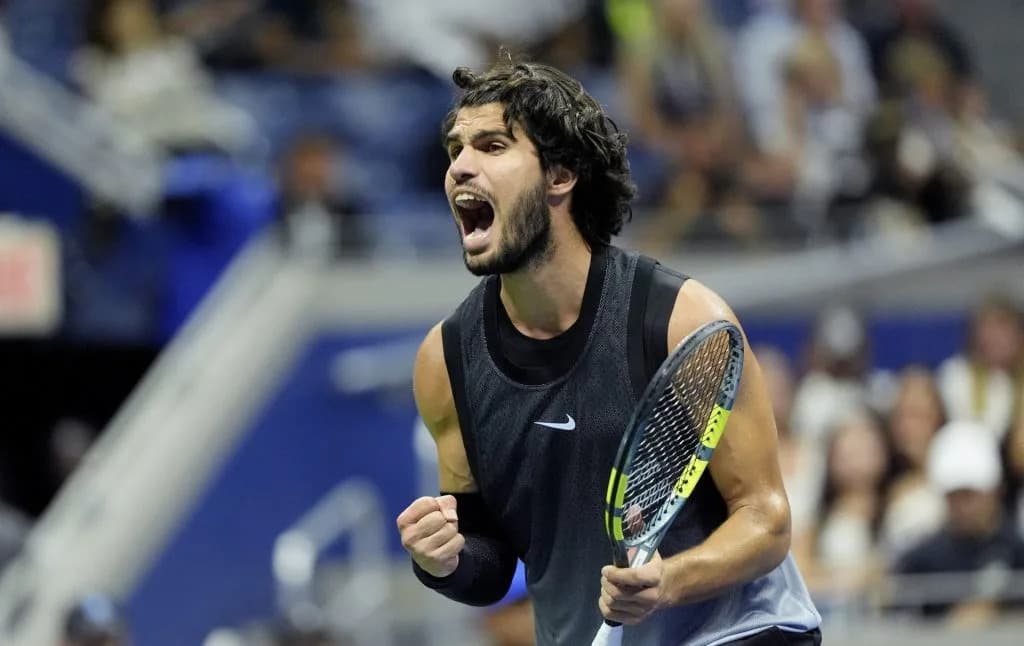 Carlos Alcaraz Urges Tennis Tournaments to Avoid Late-Night Matches Carlos Alcaraz Urges Tennis Tournaments to Avoid Late-Night Matches