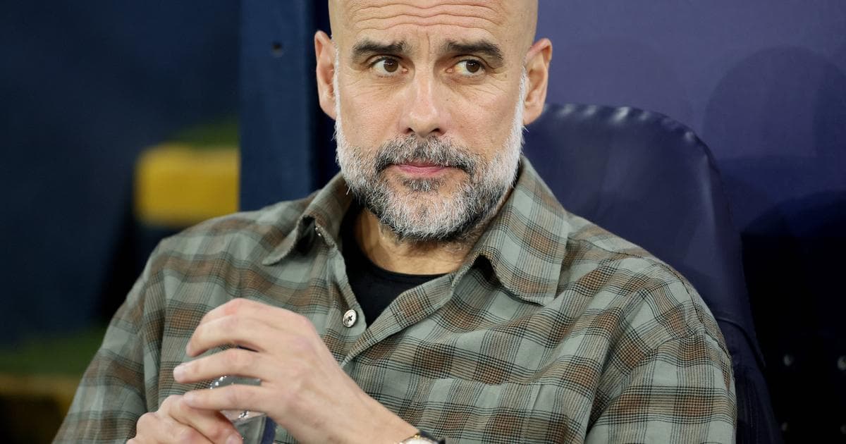 Pep Guardiola Breaks Down Revealing Divorce to Manchester City Players Pep Guardiola Breaks Down Revealing Divorce to Manchester City Players