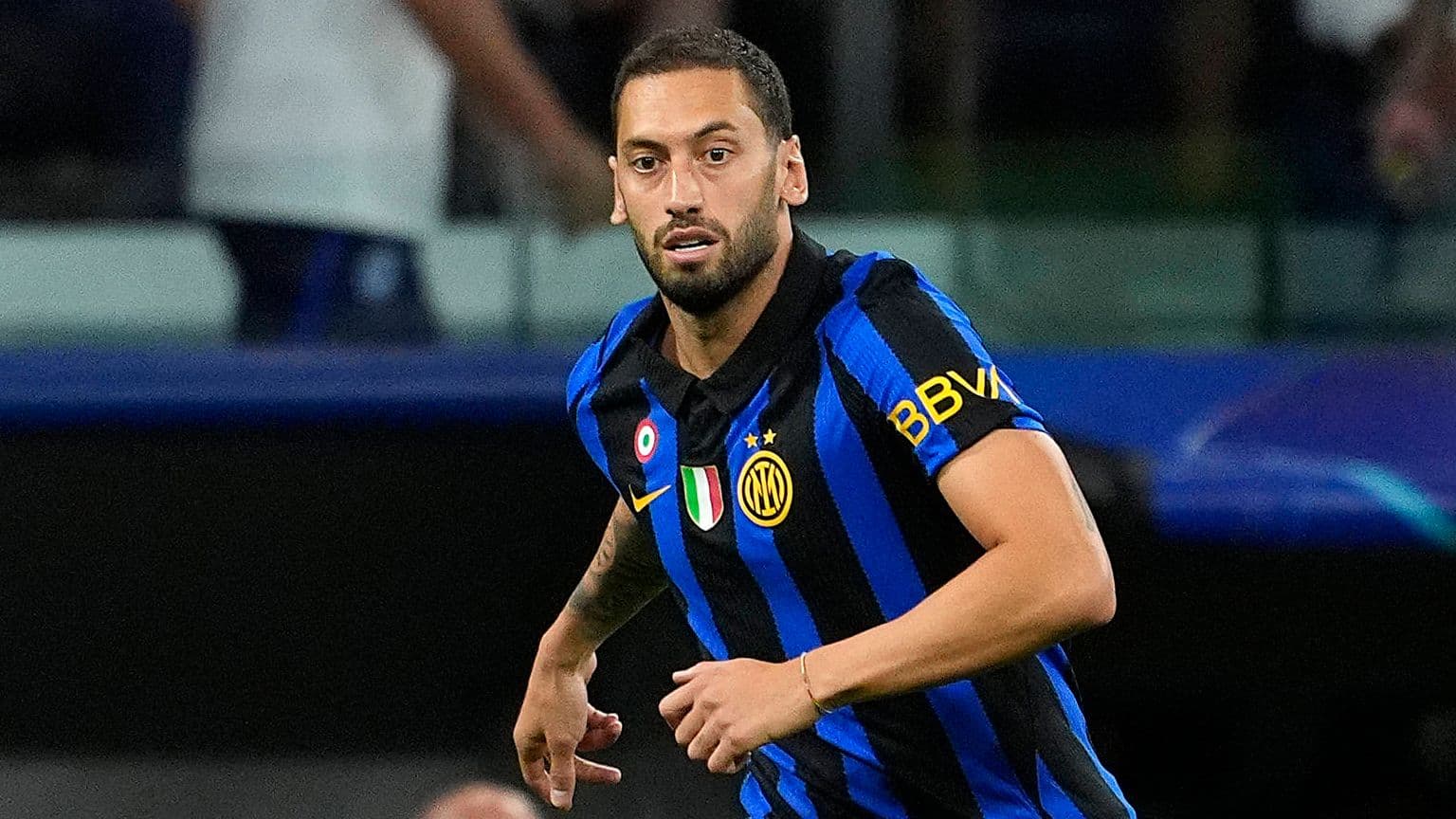 Inter's Hakan Calhanoglu to Miss Key Serie A Clash Against Roma Due to Thigh Injury Inter's Hakan Calhanoglu to Miss Key Serie A Clash Against Roma Due to Thigh Injury