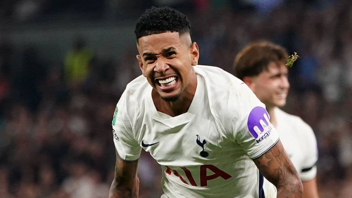 Roberto De Zerbi Sets 10-Goal Target for Savio After Impressive Tottenham Debut Roberto De Zerbi Sets 10-Goal Target for Savio After Impressive Tottenham Debut