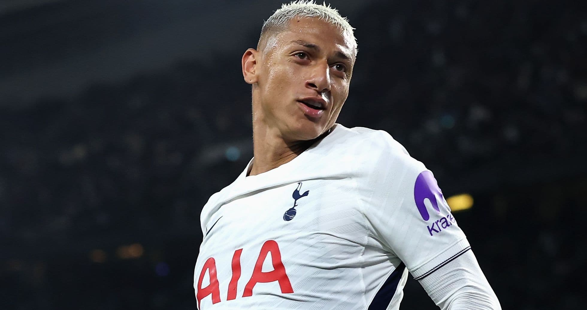 Mohamed Salah and Fabinho Reach Out to Frozen-Out Richarlison Over Trabzonspor Transfer Mohamed Salah and Fabinho Reach Out to Frozen-Out Richarlison Over Trabzonspor Transfer